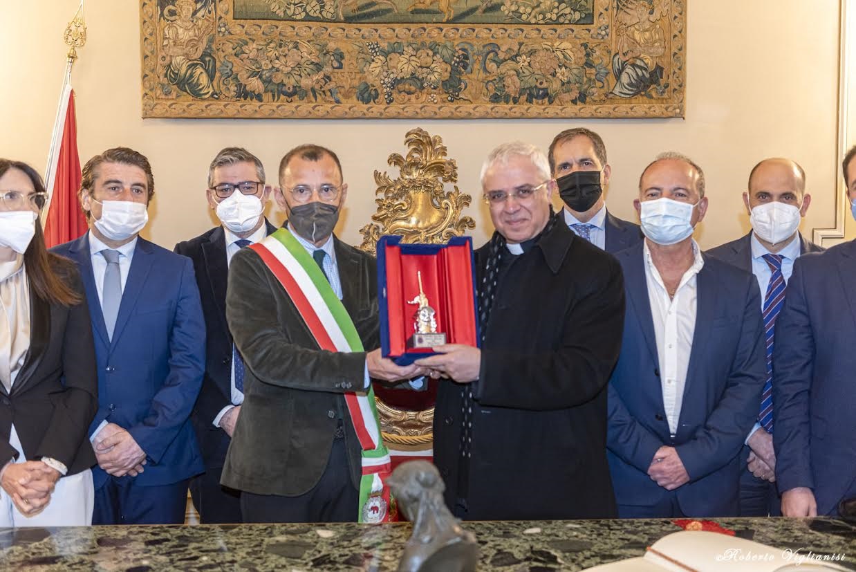 Arcivescovo incontra la Giunta a palazzo degli elefanti