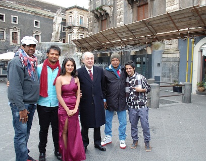 Jaan Ahmed, Mimoh Chakraborty,  Pooja Bose, Raffaele Stancanelli,  Mithun Chakraborty e Mudassar Mazharkhan