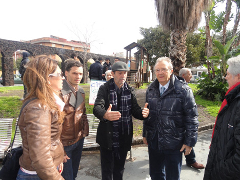 Piazza Vicerè: l'Assessore Torrisi e i rappresntanti di Città Solidale