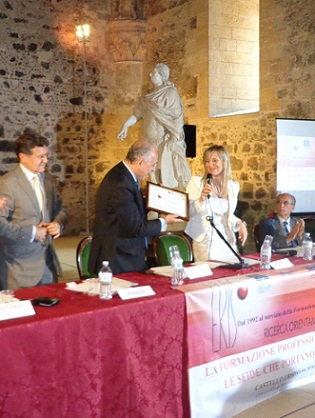 Consegna attestato al Sindaco