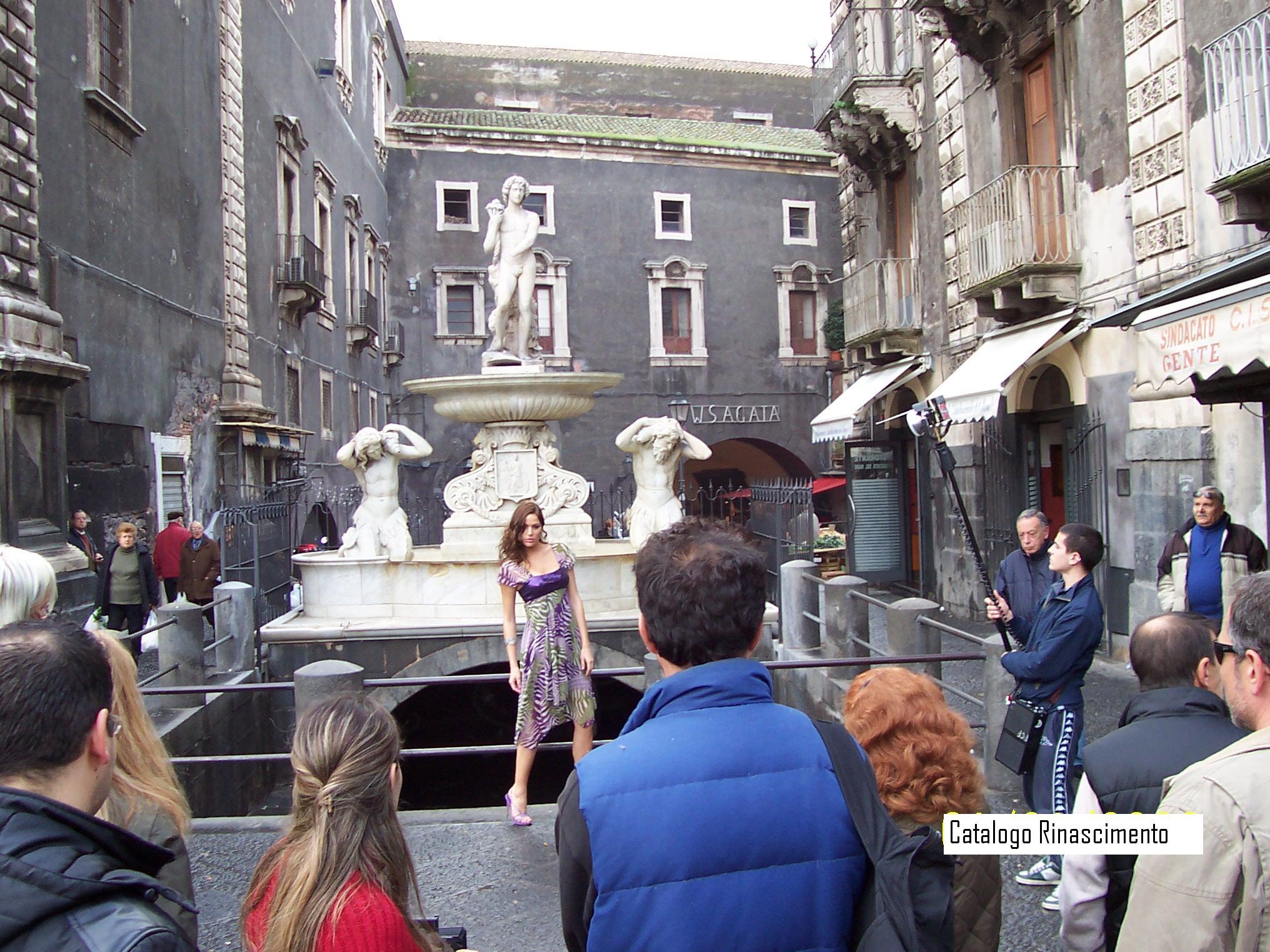 fotomodella (fontana Amenano)