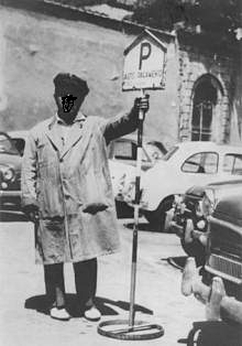 vecchio posteggiatore abusivo