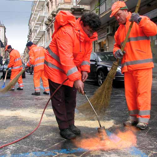 Squadre anticera già predisposte per ripulire le strade