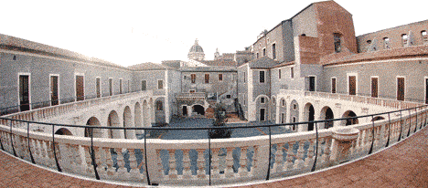 Cortile interno Palazzo Platamone